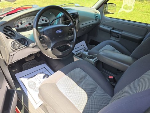 Used 2005 Ford Explorer Sport Trac XLS image 12