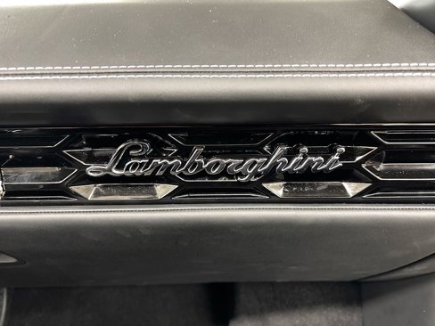 Used 2022 Lamborghini Huracan EVO image 15