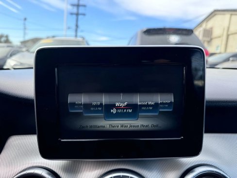 Used 2015 Mercedes-Benz CLA 250 image 21