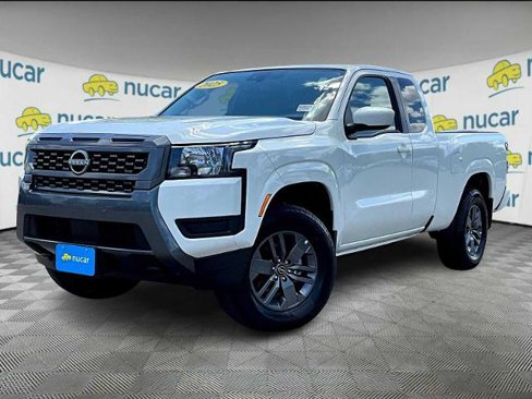 Certified 2025 Nissan Frontier SV image 3