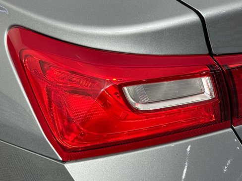 Used 2025 Chevrolet Malibu LS image 35