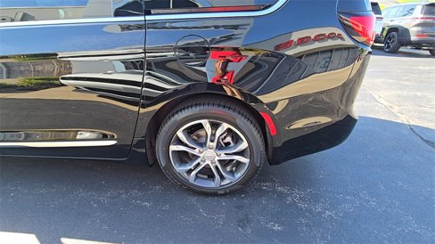 New 2026 Chrysler Pacifica Pinnacle w/ Trailer Tow Group image 12