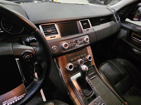 Used 2013 Land Rover Range Rover Sport HSE LUX image 30