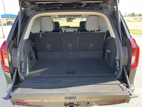 New 2025 Ford Expedition Active image 28