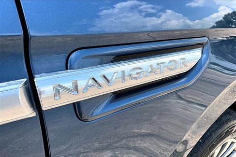 Used 2019 Lincoln Navigator Reserve image 21