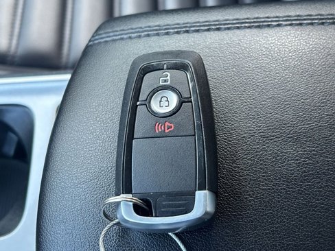 Used 2024 Ford Edge SEL image 20