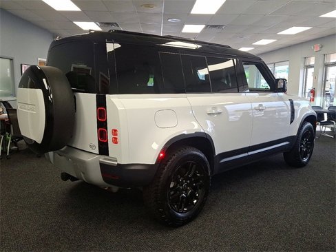 Used 2025 Land Rover Defender 110 S image 6