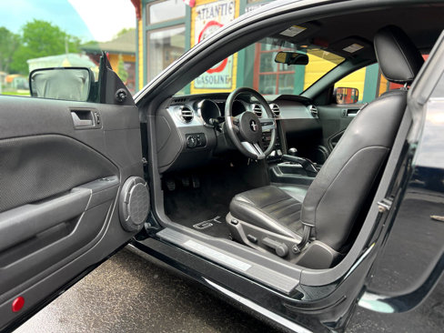 Used 2005 Ford Mustang GT Premium image 13