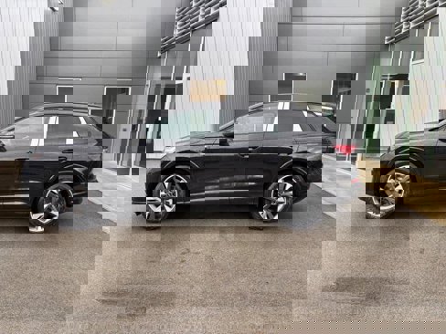 New 2025 Audi Q4 e-tron Premium image 6