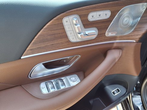 New 2025 Mercedes-Benz GLS 450 4MATIC image 14