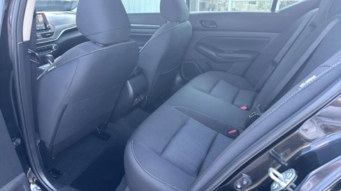 Used 2025 Nissan Altima 2.5 SV image 10