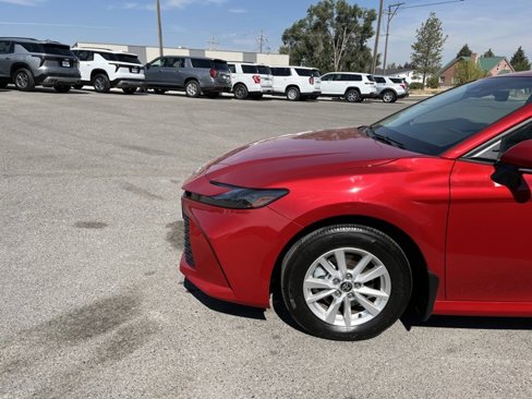 Used 2025 Toyota Camry LE image 4