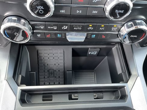 New 2025 Ford F350 Lariat w/ Lariat Ultimate Package image 22