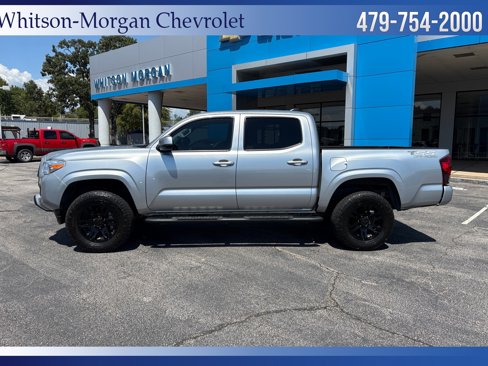 Used 2022 Toyota Tacoma SR image 2