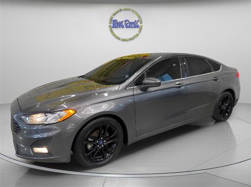 Used 2020 Ford Fusion SE w/ Equipment Group 151A image 3