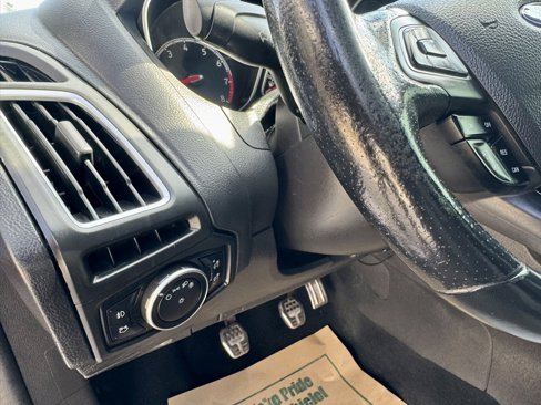 Used 2015 Ford Focus ST image 24