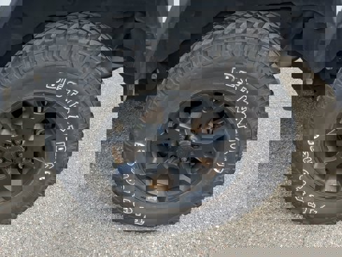 Used 2019 Jeep Wrangler Unlimited Sahara image 33