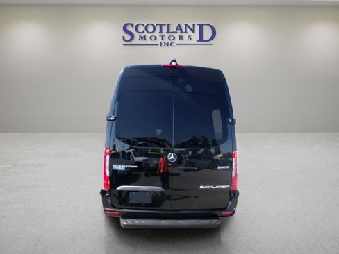 Used 2025 Mercedes-Benz Sprinter 2500 image 7