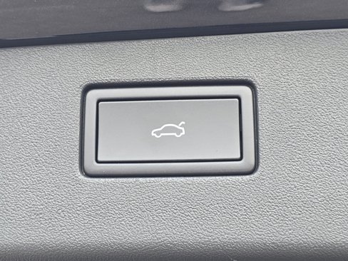 New 2025 Volkswagen Tiguan SE image 14