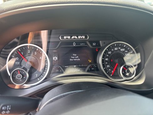 New 2026 RAM 1500 4x4 Crew Cab image 19