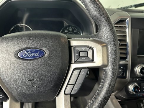 Used 2015 Ford F150 Platinum w/ Equipment Group 701A Luxury image 33