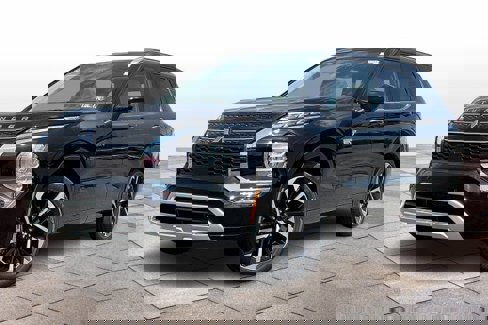 New 2025 Mitsubishi Outlander SEL image 2
