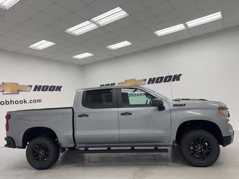 New 2026 Chevrolet Silverado 1500 Custom Trail Boss w/ LPO, Dark Essentials Package image 4