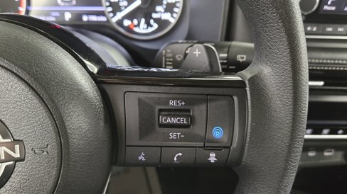 Used 2023 Nissan Rogue SV image 12