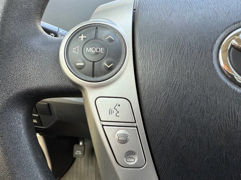 Used 2013 Toyota Prius Plug-In Hybrid image 32