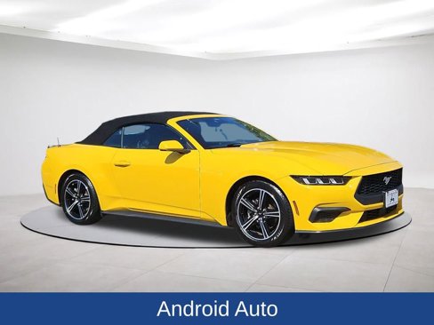 Used 2024 Ford Mustang Convertible image 5