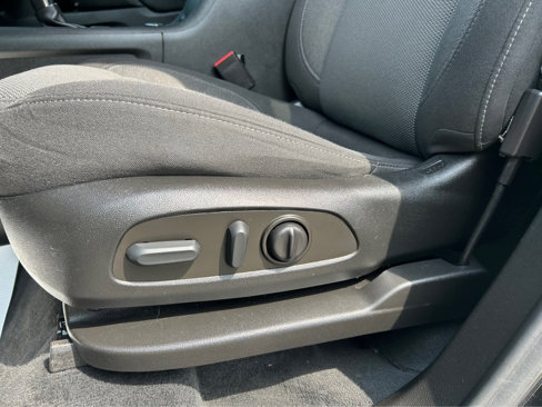 Used 2022 Chevrolet Traverse LT image 10