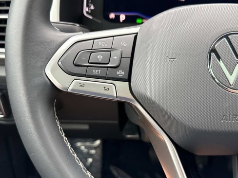 Used 2022 Volkswagen Atlas Cross Sport SE w/ Panoramic Sunroof Package image 9