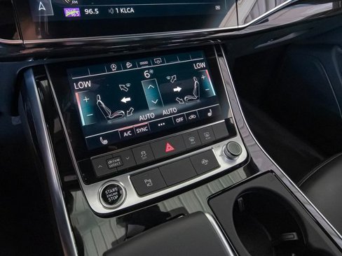 Certified 2025 Audi Q8 Premium image 29