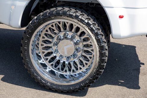 Used 2025 Ford F450 Platinum w/ Platinum Plus Package image 16