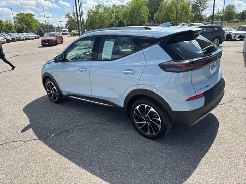 Used 2023 Chevrolet Bolt EUV Premier image 3