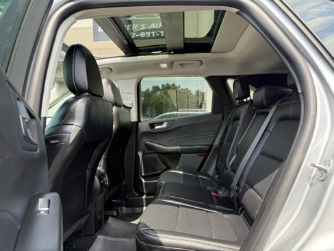 Used 2021 Ford Escape SEL image 17