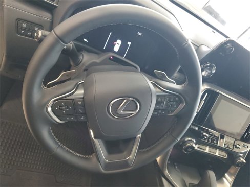 New 2025 Lexus LX 700h Overtrail image 25