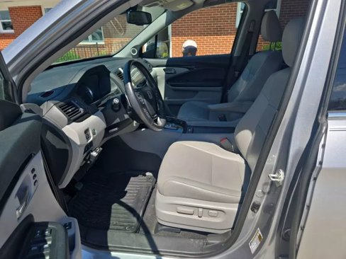 Used 2017 Honda Pilot Touring image 9