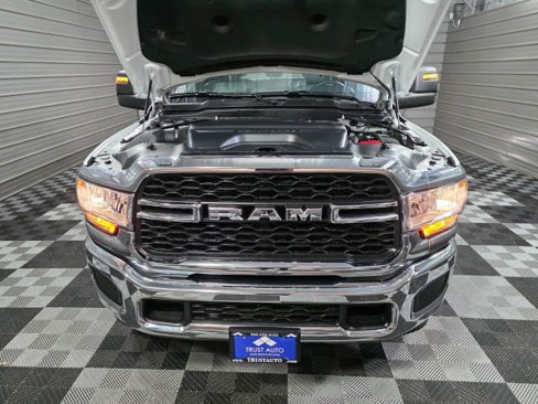 Used 2024 RAM 2500 Tradesman w/ Chrome Appearance Group image 36
