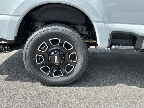 New 2025 Ford F250 Platinum image 17