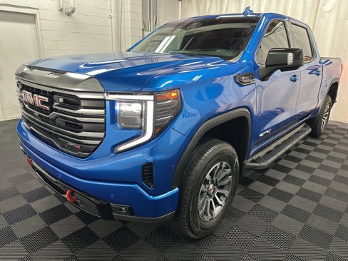 Used 2024 GMC Sierra 1500 AT4 w/ Technology Package image 4
