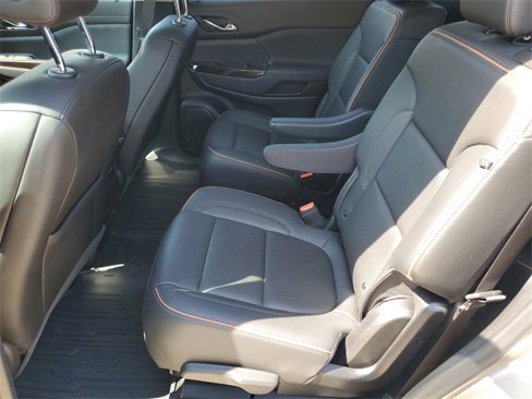 Used 2023 GMC Acadia AT4 w/ Technology Package image 27