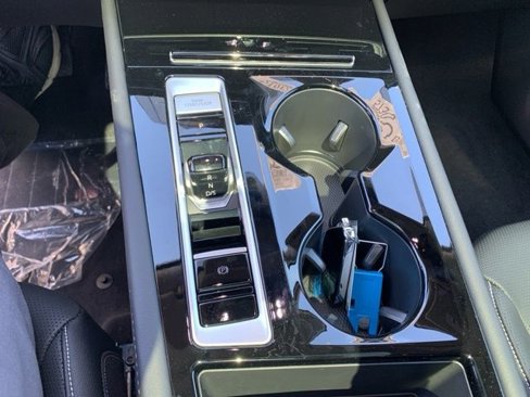 New 2025 Volkswagen Atlas SEL image 21