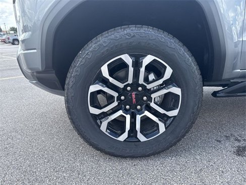 New 2025 GMC Canyon AT4 w/ Nightfall Edition image 10
