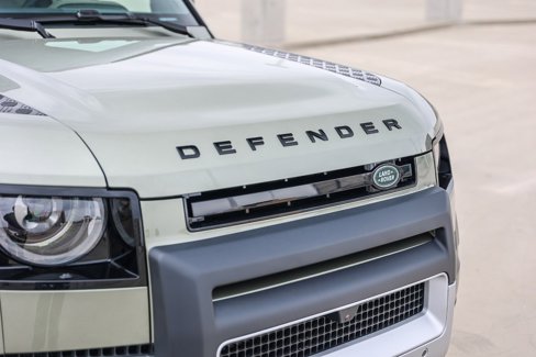 New 2025 Land Rover Defender 90 S image 12