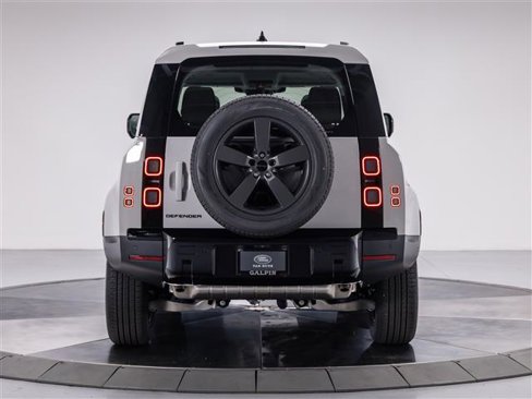 New 2026 Land Rover Defender 110 S image 4
