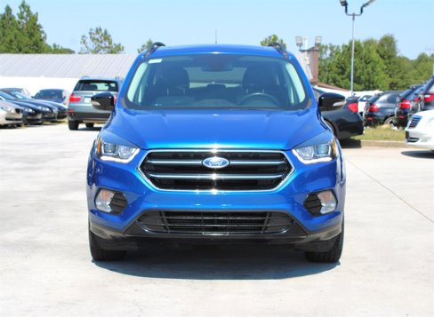 Used 2019 Ford Escape Titanium image 2