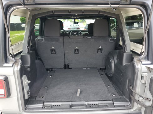 Used 2023 Jeep Wrangler Sahara image 8