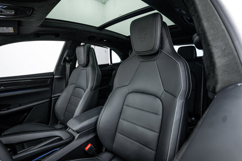 New 2025 Porsche Macan Turbo Electric image 29