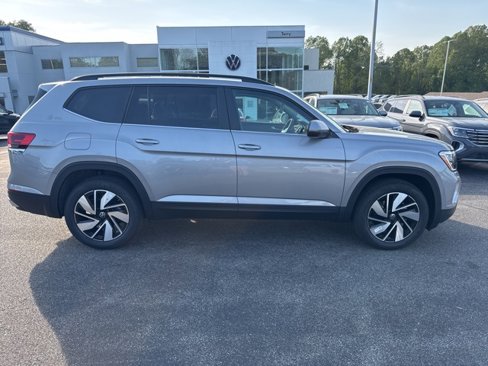 New 2025 Volkswagen Atlas SE image 1